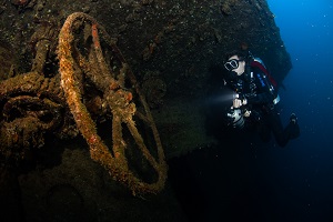Simon Lorenz explores Bikini Atoll