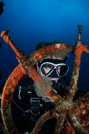 Simon Lorenz explores Bikini Atoll